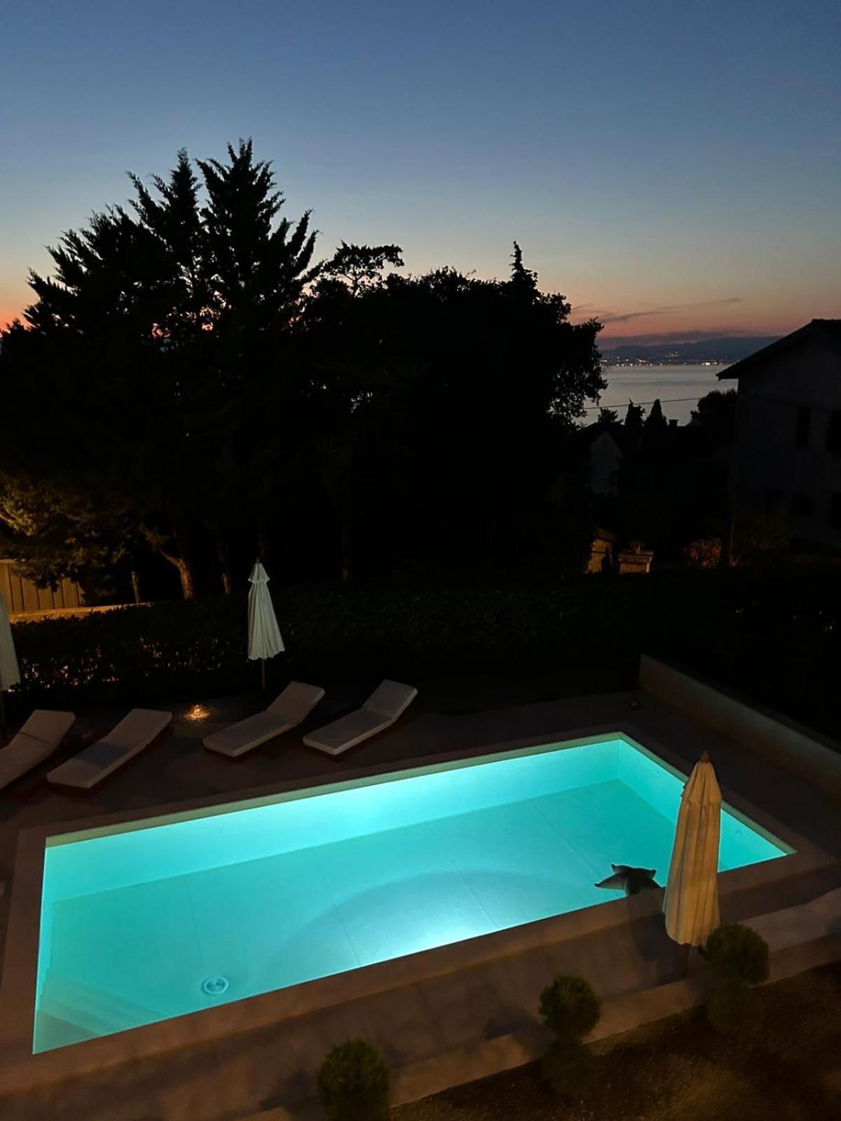 Villa Antunovic Малинска Экстерьер фото