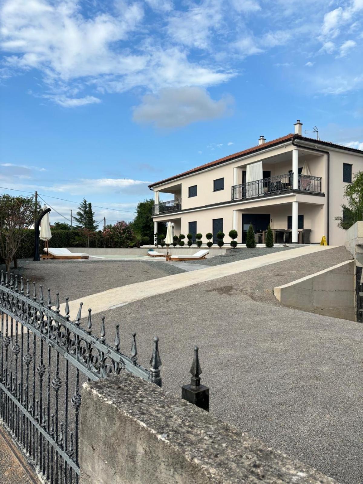 Villa Antunovic Малинска Экстерьер фото