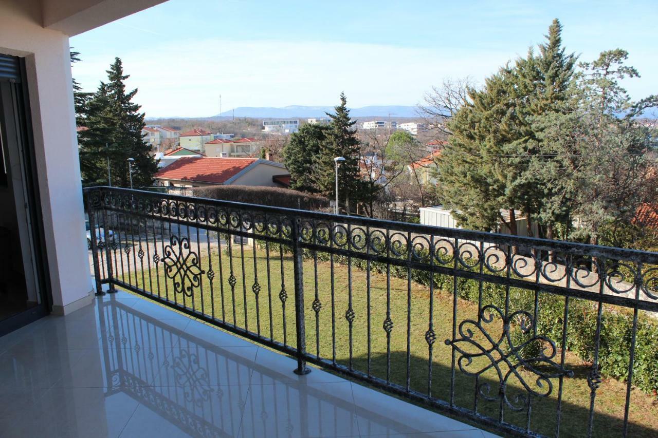 Villa Antunovic Малинска Экстерьер фото